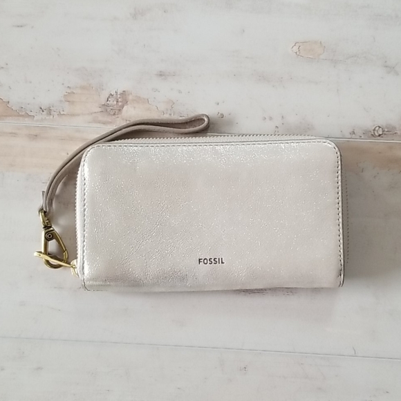 Fossil wristlet - Picture 1 of 6